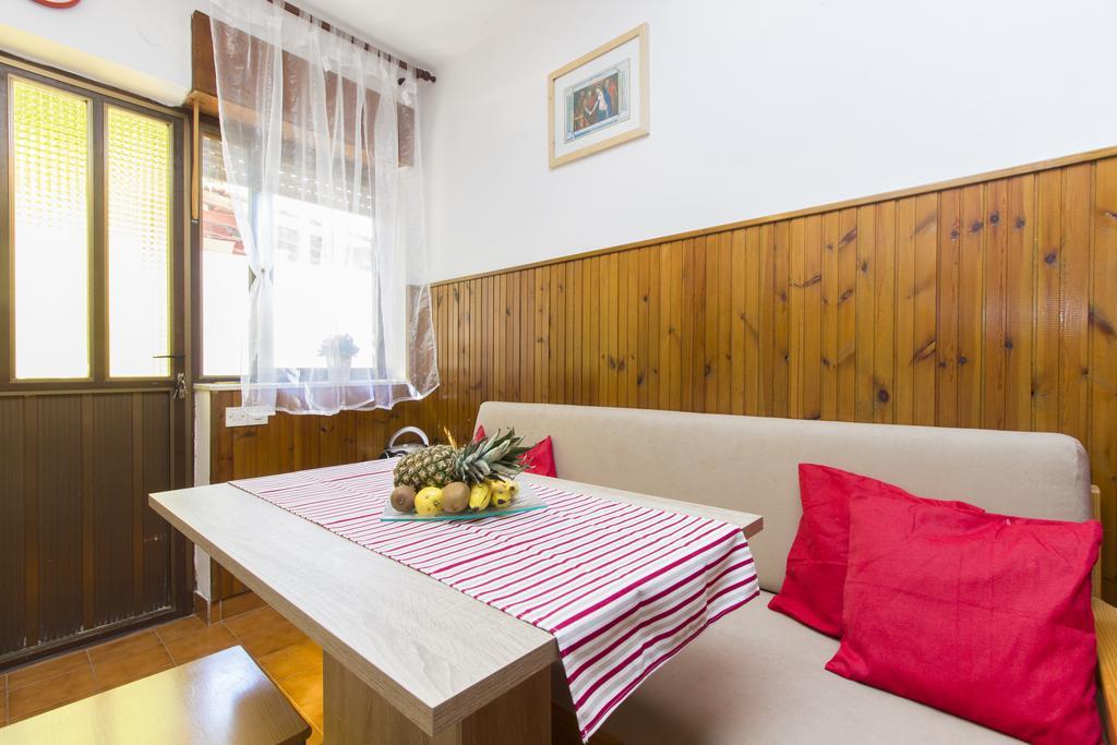 Apartment Neven Rogoznica  Room photo